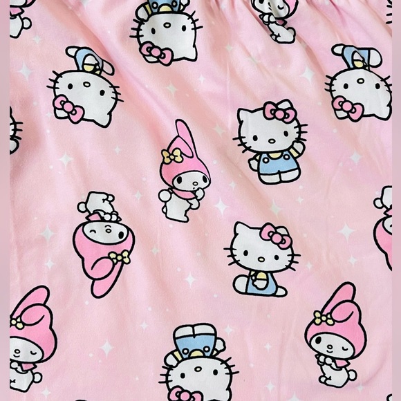 Hello Kitty 2pc Pajama Set - Picture 2 of 3
